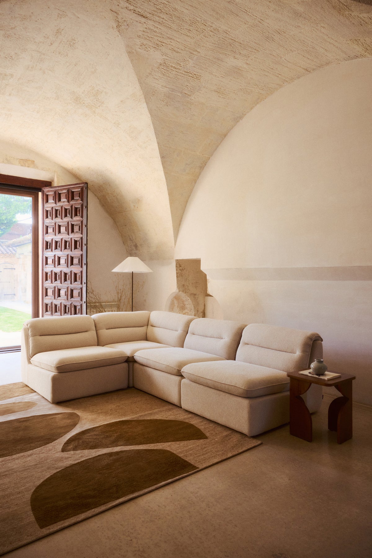 canapé d'angle modulable Pulp - bouclette beige sahara - vue de trois quarts