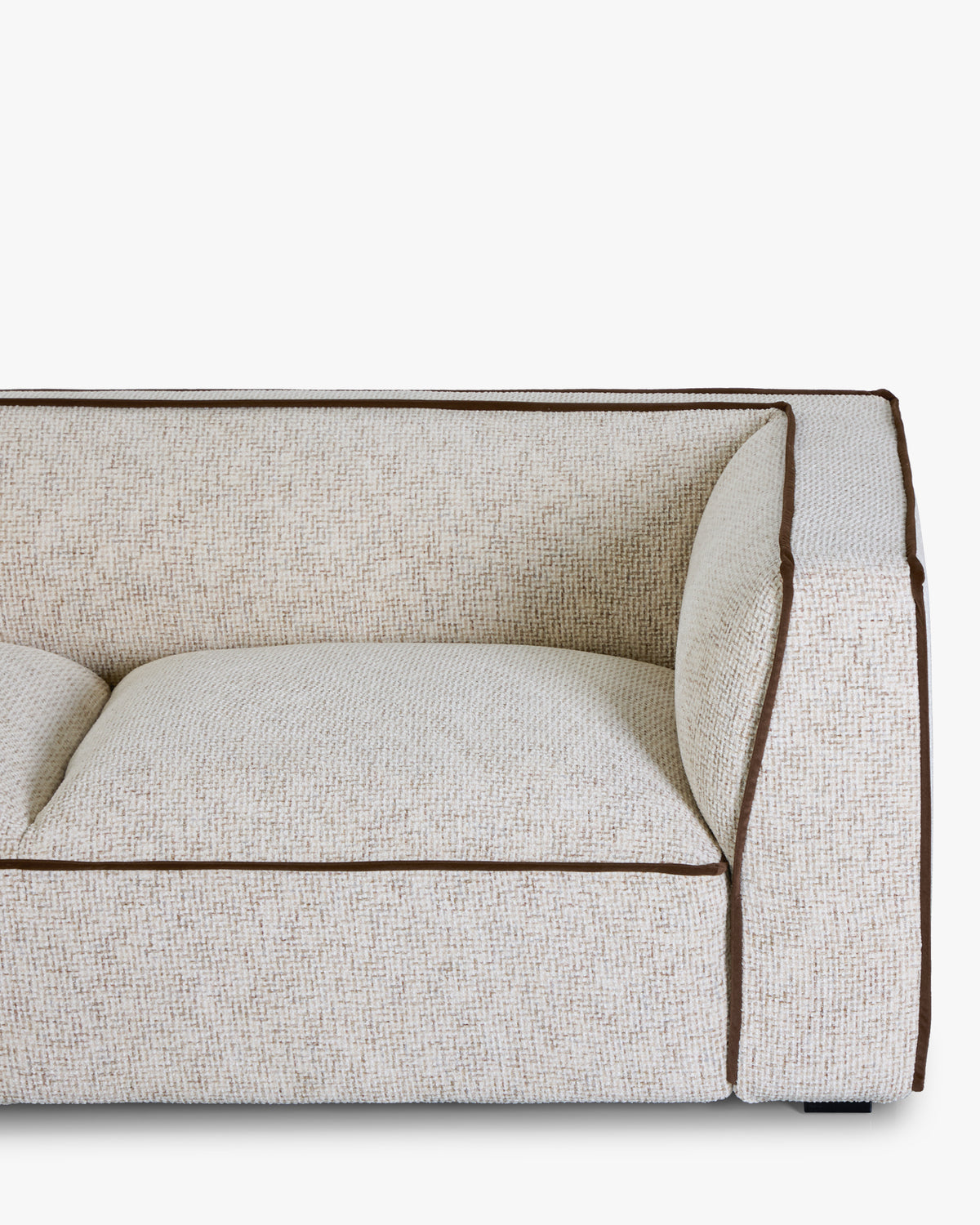 Canapé Auster - tweed beige moucheté - passepoil marron en détail
