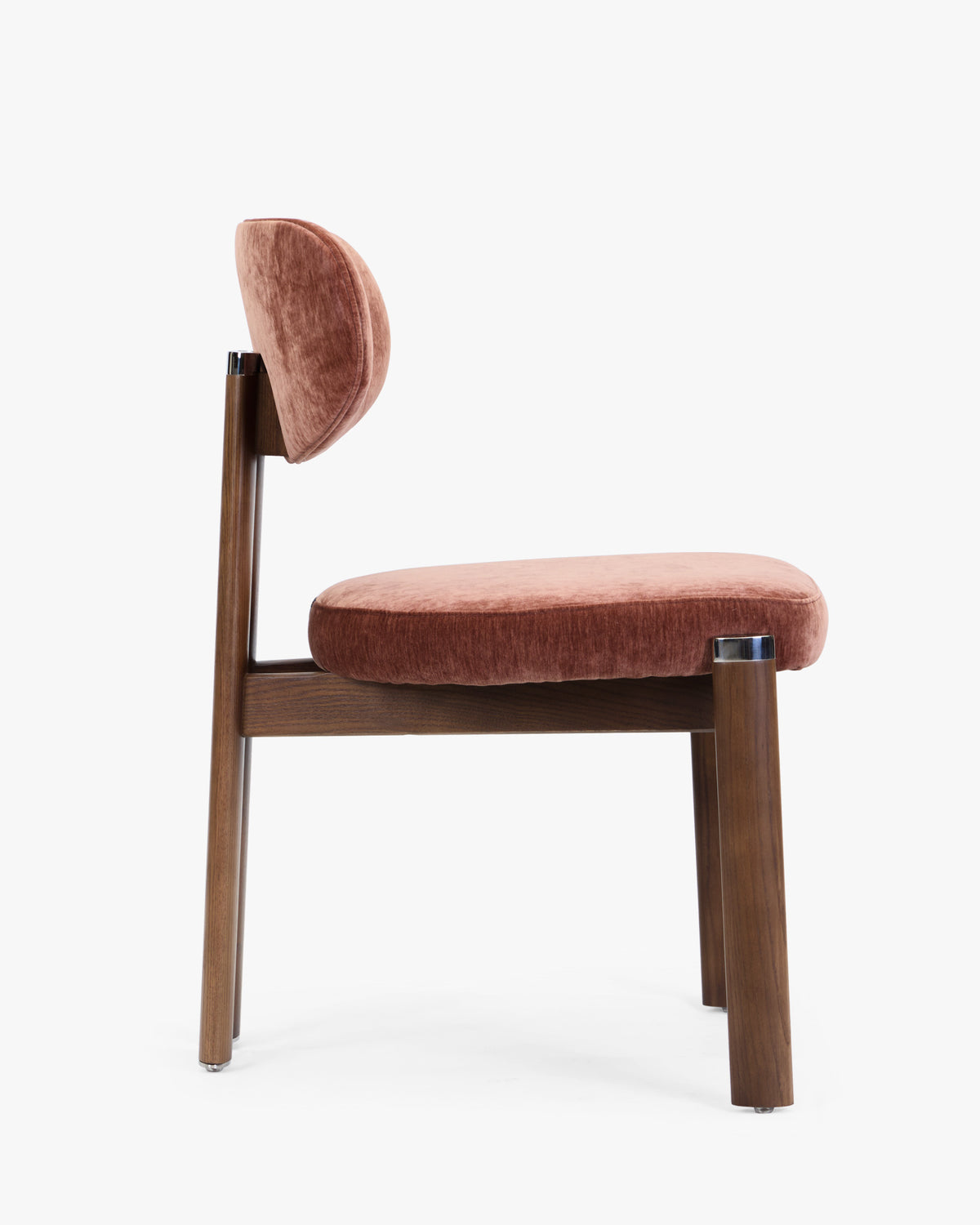 chaise de salle à manger FRANCESCA en velours chenillé rouge ambré et frêne noyer - vue de profil