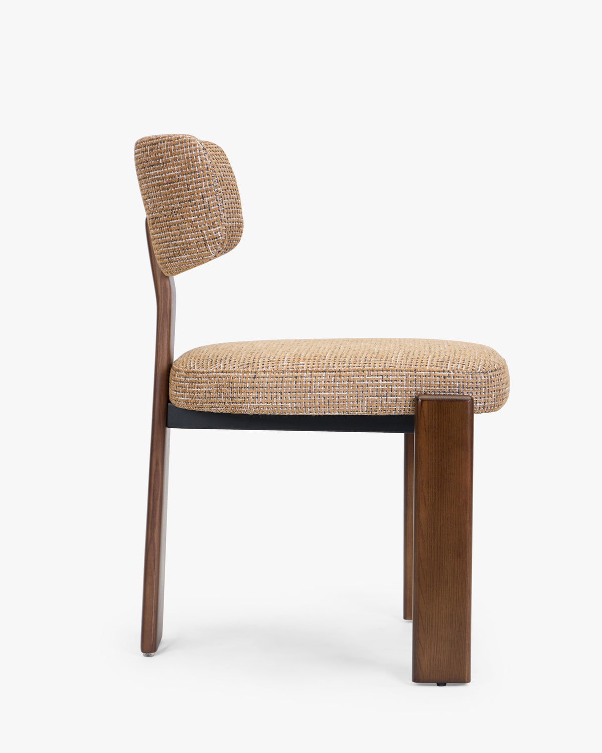 chaise de salle à manger MELIANA en tweed marron caramel et frêne teinté noyer - vue de profil